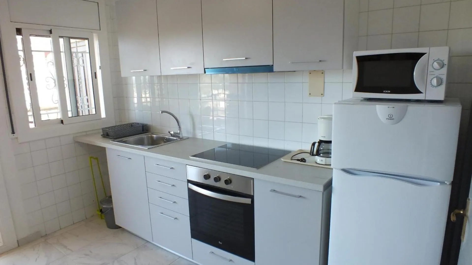 Lejlighed Hermoso Apartamento Renovado Para 4 Pers. Con Parking Privado En Roses - Es-204-11