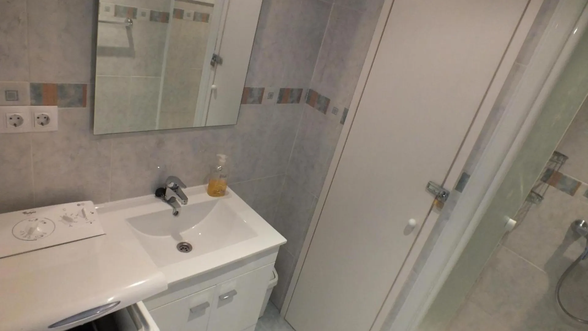 Hermoso Apartamento Renovado Para 4 Pers. Con Parking Privado En Roses - Es-204-11 0*,