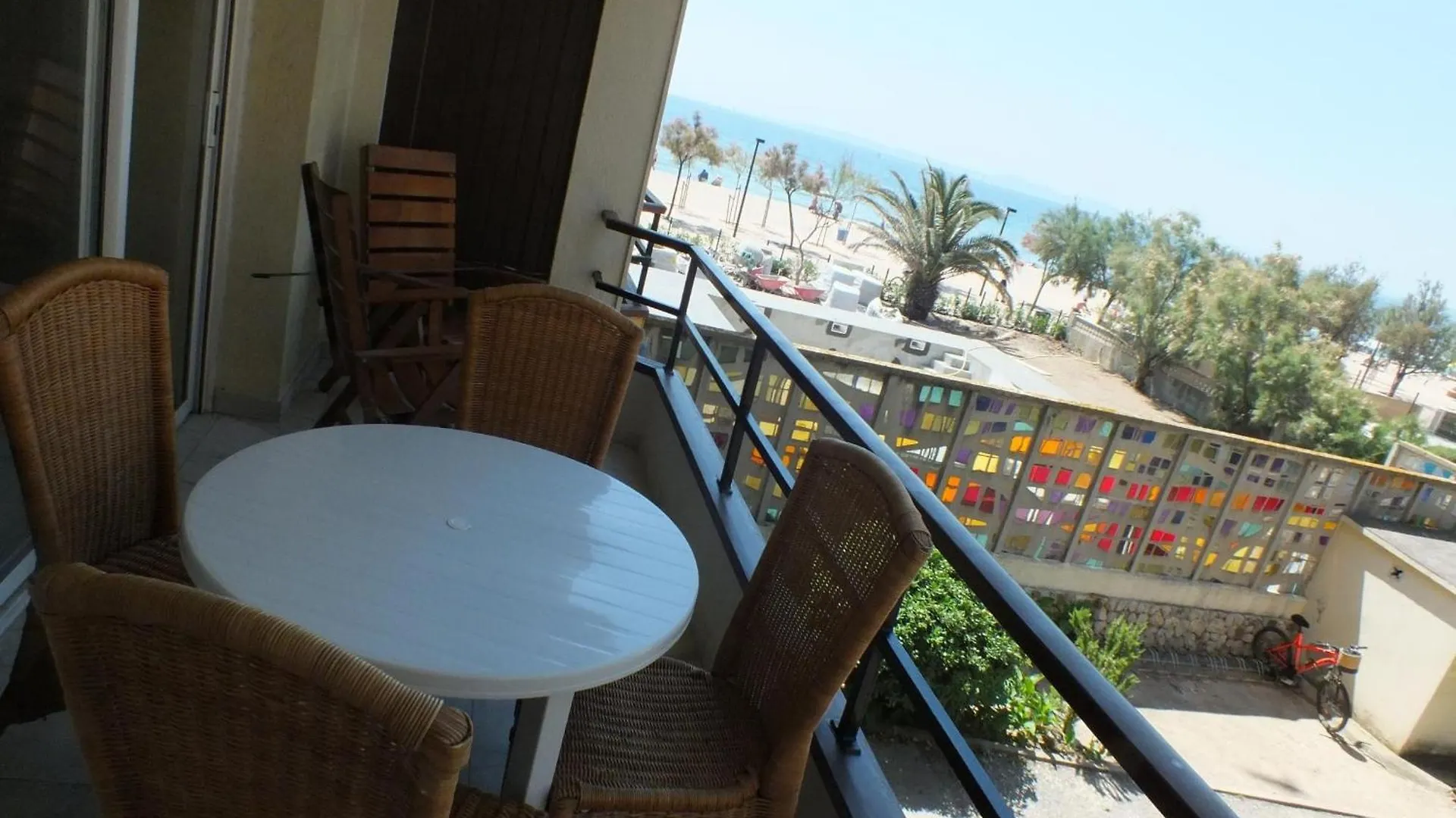 アパート Hermoso Apartamento Renovado Para 4 Pers. Con Parking Privado En Roses - Es-204-11 スペイン